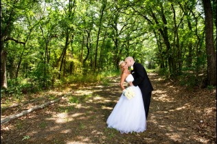 Fort Worth Wedding Photographer | Lone Oak Retreat & Ranch | Lyncca Harvey Photography